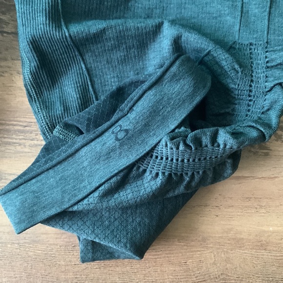 Lululemon in the Flow Crop II Fuel Green 8 - Picture 3 of 5